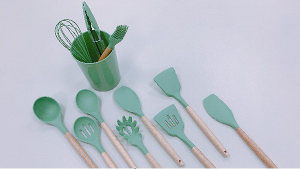硅膠廚具的黑斑是什么？